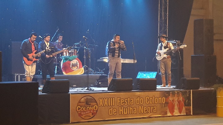 Banda Celebrai Tchê foi o primeiro show da festividade
