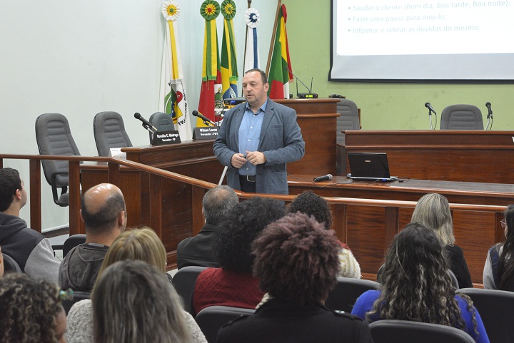Márcio Dias procurou ouvir as experiências dos pinheirenses