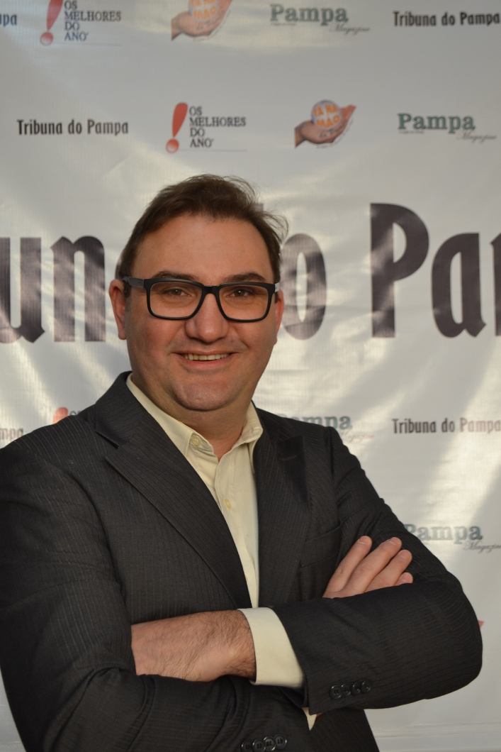 Diretor e editor da De Marca Jornal e Editora Ltda, jornalista João André Lehr