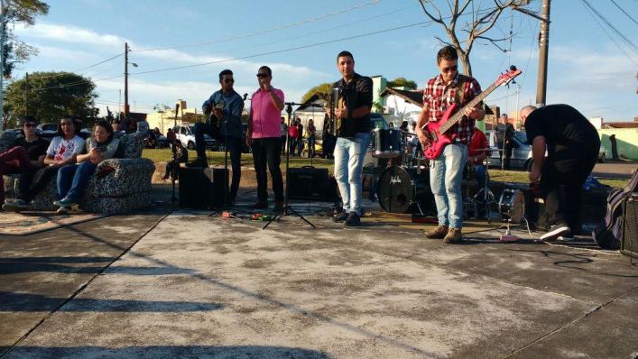 Voltada à diversidade cultural, a atividade contou com shows, palestra e apresentações artísticas