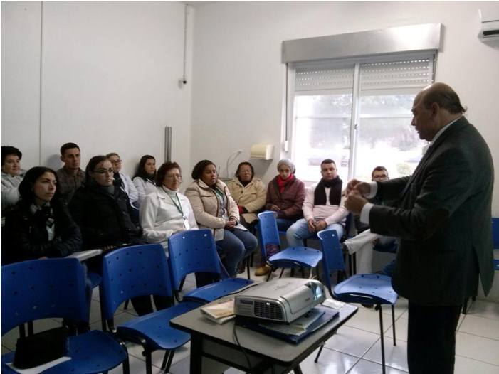 palestra proferida pelo consultor de administração e gestão pública de Porto Alegre, João Batista Otarãn