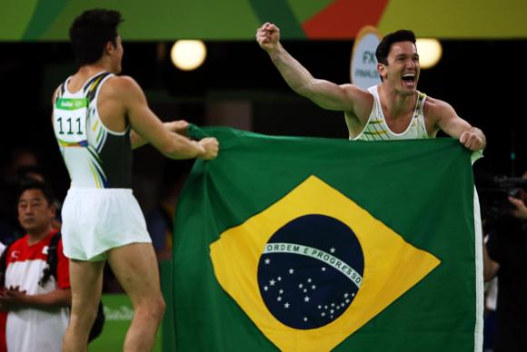 Diego Hypolito e Nory são prata e bronze no solo individual da ginástica