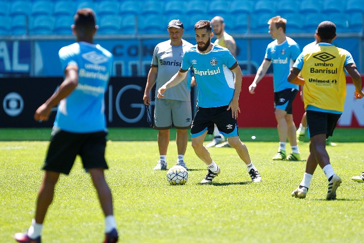 Grêmio treina na Arena antes da partida com o Sport nesta segunda-feira (7)