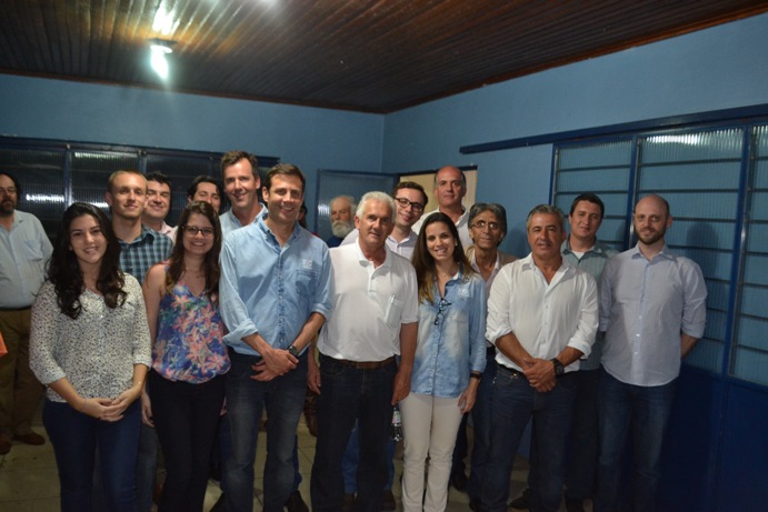 DGE Energia e Rio Energy trouxeram a Pinheiro Machado praticamente todo seus corpos técnicos. Na foto também estão os prefeitos eleitos pinheirense e piratiniense