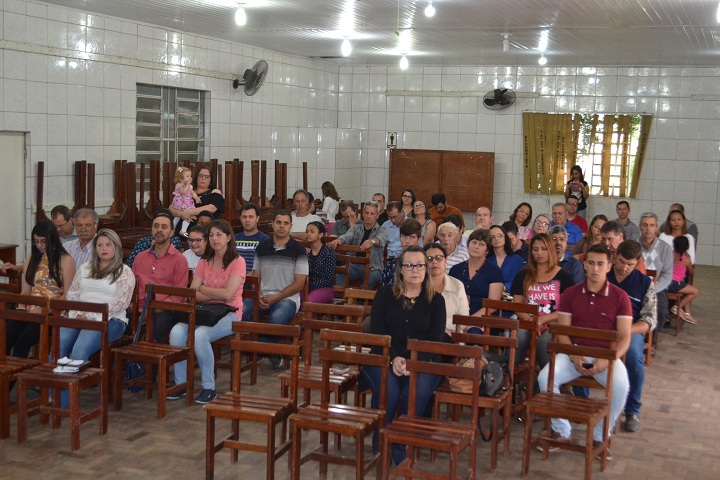 Lideranças sindicais, comunitárias e mineiras prestigiaram a sessão solene