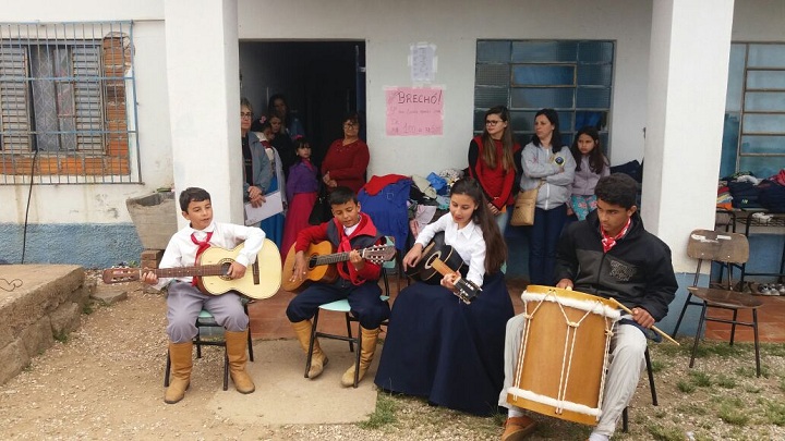 Alunos realizaram apresentações artísticas