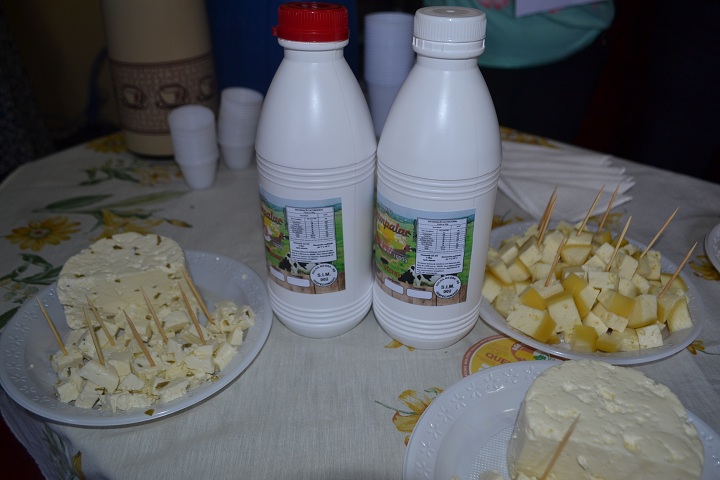 Queijos e iogurte fabricados nas agroindústrias foram expostos para degustação