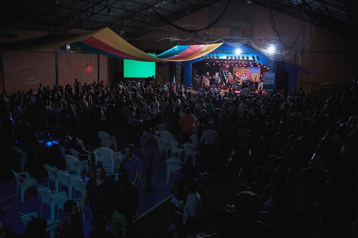 Ginásio Dario Lassance, onde aconteceu o festival, permaneceu lotado durante os três dias de evento