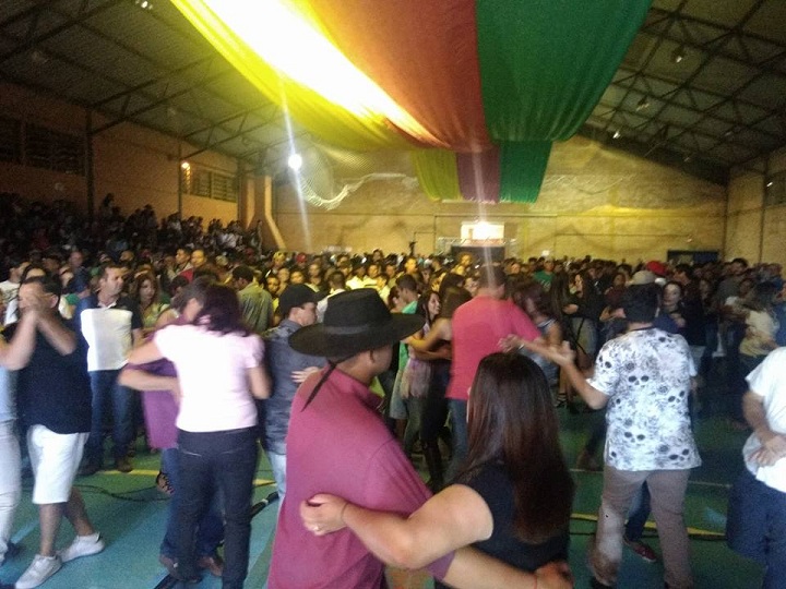 Show com Tchê Garotos virou baile