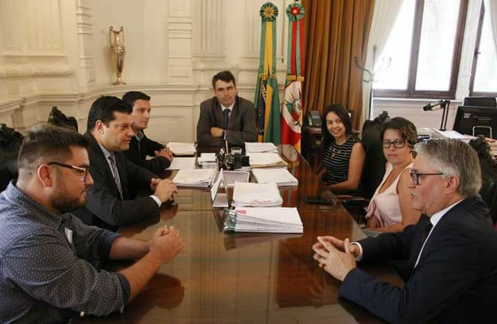 Repasse dos veículos foi anunciado durante reunião em Porto Alegre