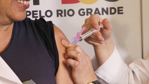 Vacinação está ocorrendo para pessoas que integram os grupos de risco