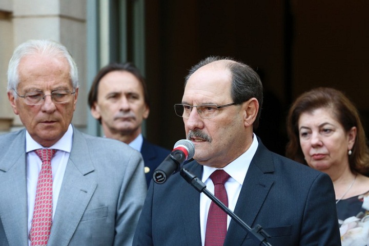 Sartori anunciou esta manhã o envio para a AL de projeto de lei que estabelece que a autorização para plebiscito possa ser feita até 90 dias antes do pleito