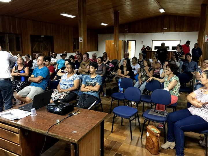 Um bom público participou da assembleia na Sede do município