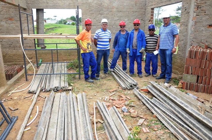 Obra estava paralisada desde 2012, quando ainda do primeiro mandato do prefeito Renato Machado. Na última semana, o prefeito e o secretário de Obras visitaram o local