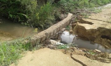 Bueiro e ponte que havia passado por manutenção no assentamento Canaã, voltou a apresentar problemas