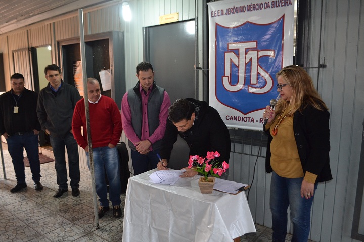 Início das obras foi assinada pelo secretário-adjunto de Obras, Habitação e Saneamento do Estado, Sandro Boka