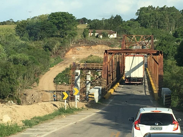 Nova ponte do Costa já está ganhando forma, com parte dos pilares já concluídos
