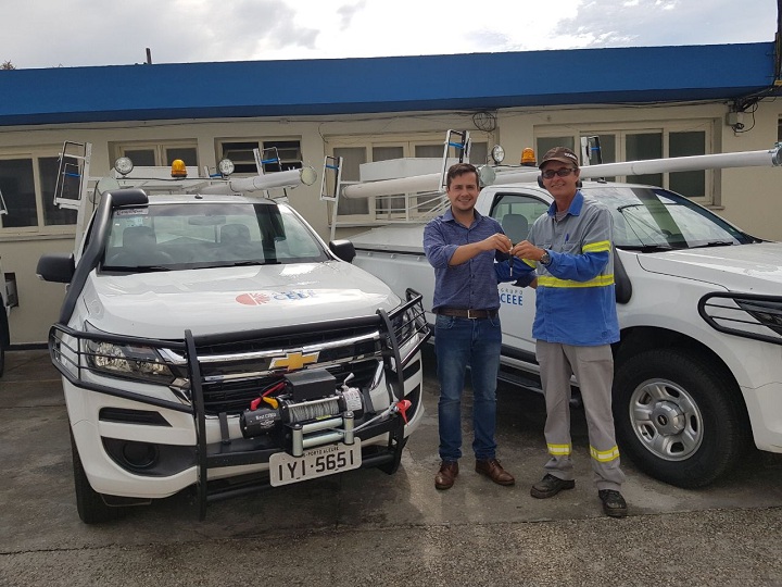 Funcionário da CEEE de Piratini, recebeu na última semana um dos veículos  que estão na companhia com sede em Pelotas