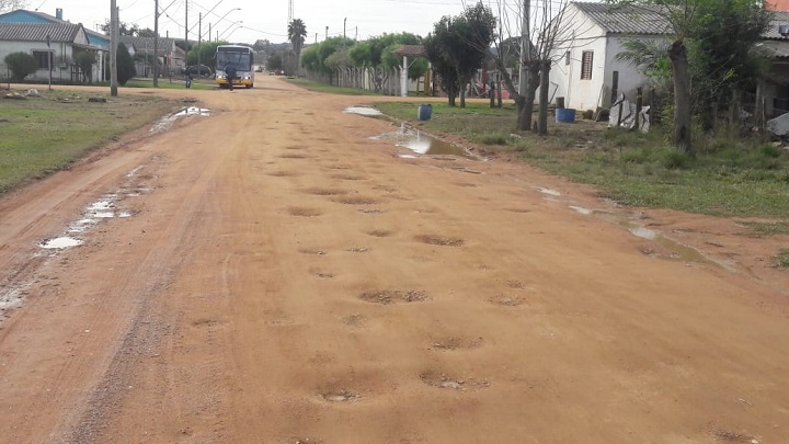 Rua Laudelino, próximo a praça, também está bastante comprometida