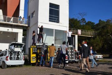 Galera se divertiu ao som potente dos carros