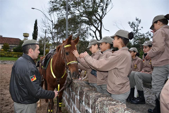 A turma também esteve no 1º Regimento de Polícia Montada da Brigada Militar