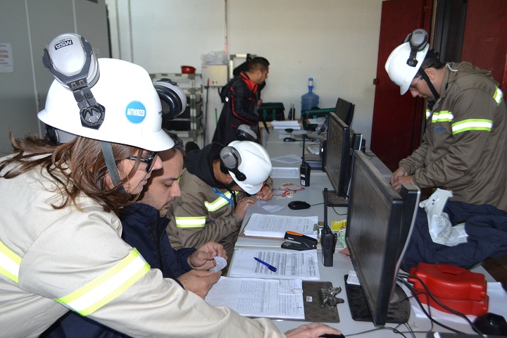 Sistema conta com dois operadores permanentemente para o monitoramento das atividades