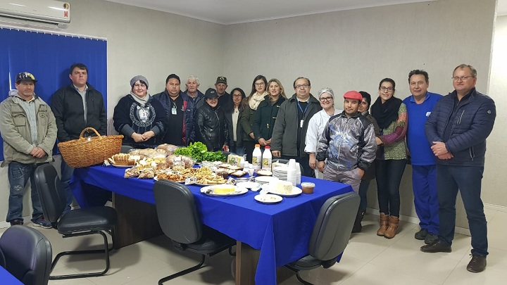 Mesa foi exposta com os produtos para degustação