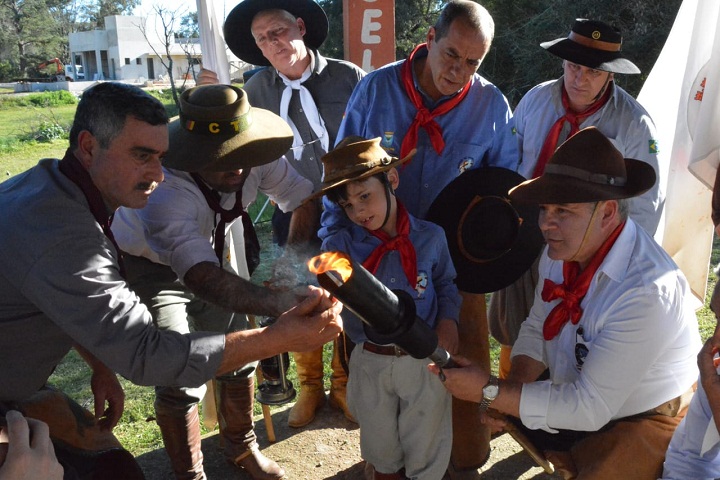 A busca da centelha da Chama Crioula reúne tradicionalistas de todo o Estado